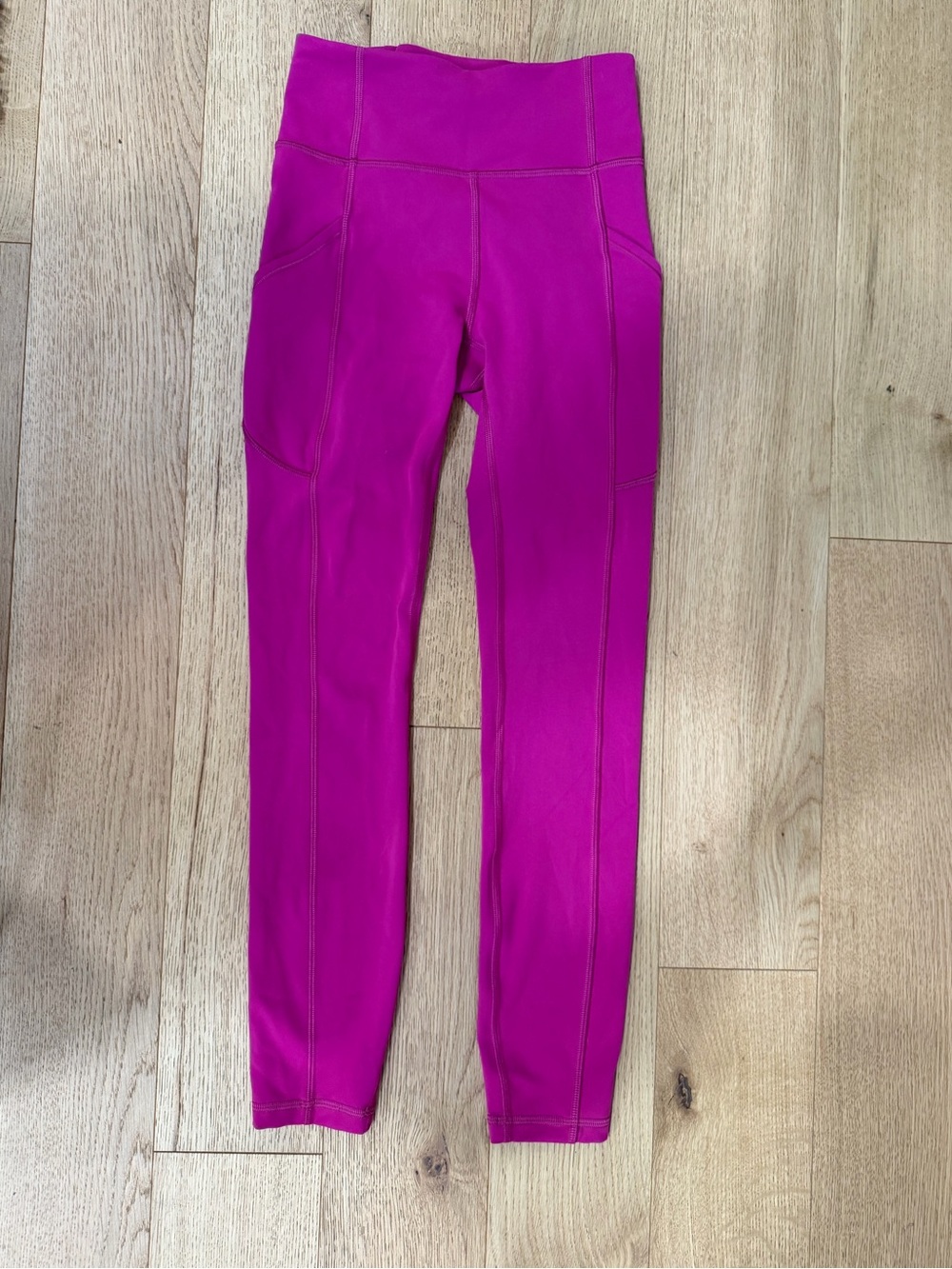 Lululemon Invigorate High-Rise Tight 25"
Ripened Raspberry Size 2